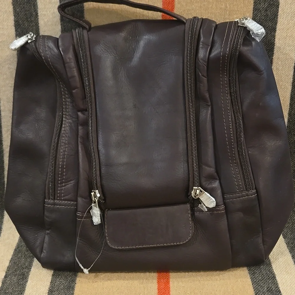 Brown Leather Hanging Travel Toiletry Kit NWOT - Picture 5 of 13